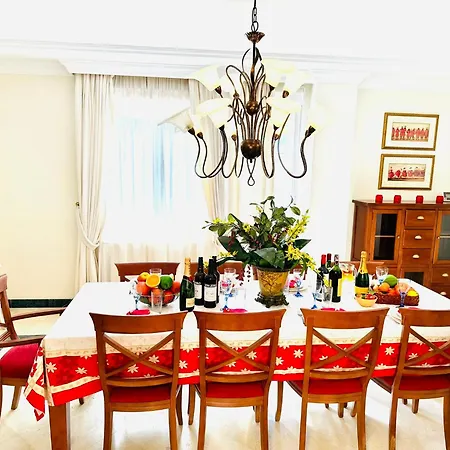 Casa Rafael - Estar Juntos Y Vivir A Lo Grande